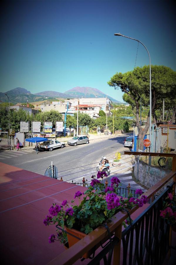 Vesuvius' Lovely Inn Эрколано Экстерьер фото